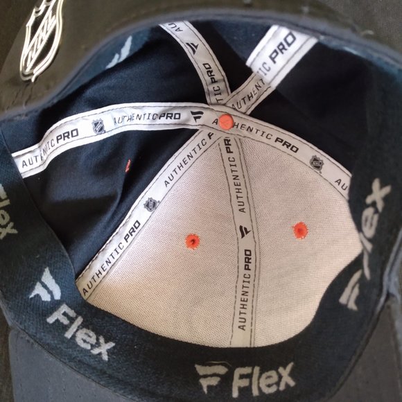 Men's Philadelphia Flyers NHL Flex Hat Size M/L - Picture 3 of 4